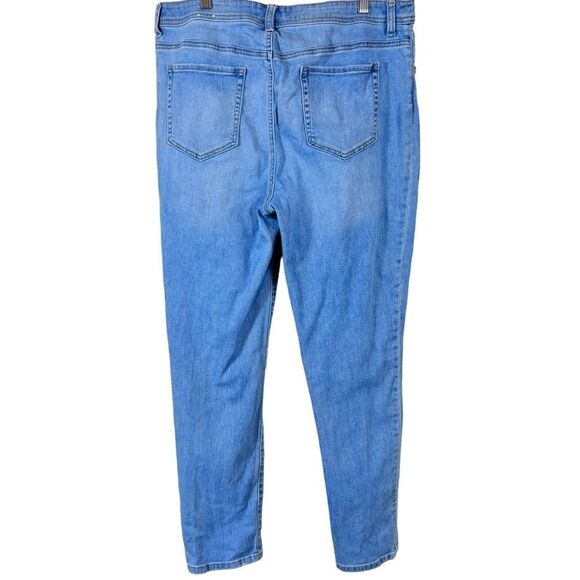 Chico's so slimming distressed ankle fit jeans. - Picture 14 of 14